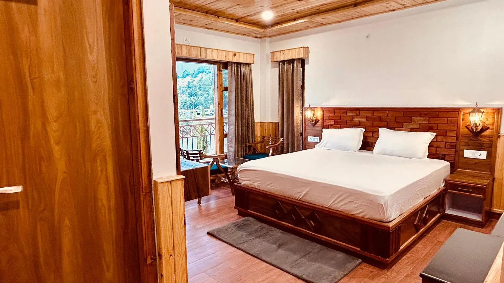 Shalom Hillcrest Inn シムラー